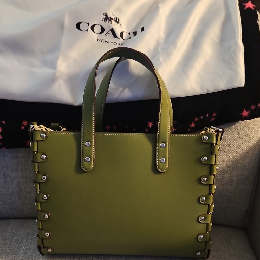 Coachtopia Medium Green Tote Bag